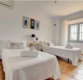 4 Bedroom Villa with Pool, near Pollensa, sleeps 8